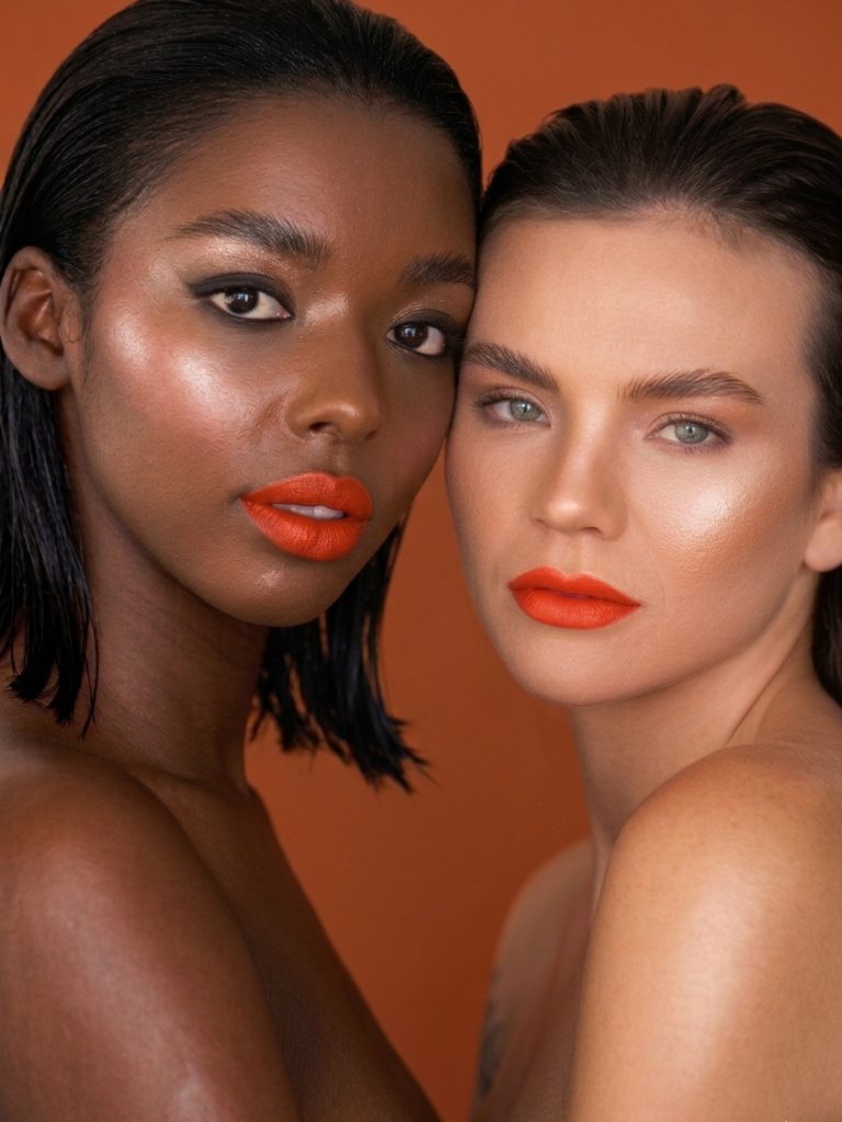 natural perfect bronze skin makeup. deep skin makeup trends, glowy skin