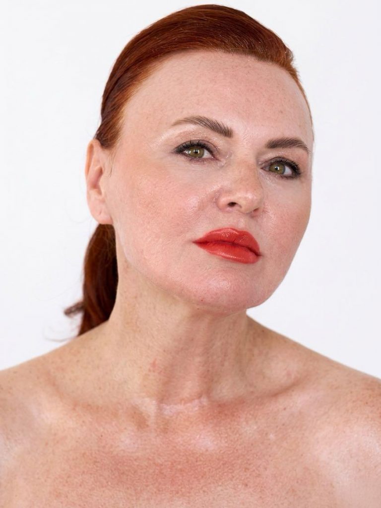 Mature Skin , natural perfect bronze makeup, olive skin makeup. makeup trends, glowy skin. Fair skin bronze makeup. red and orange lips. Summer makeup and hair trends .